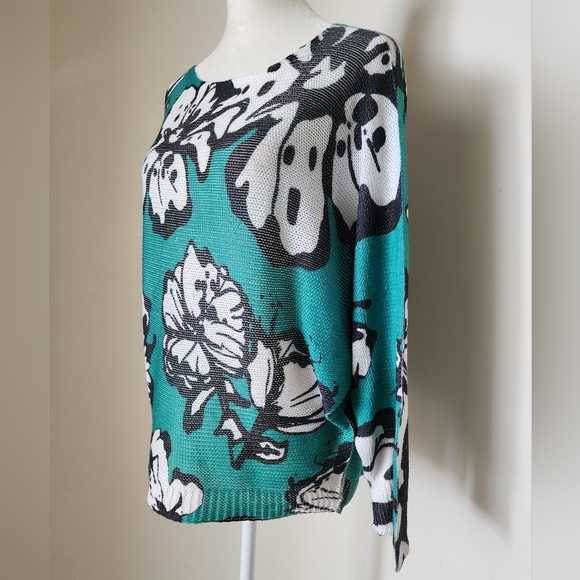 Luisa Ricci Long Sleeves Flowery Green Top, Size Small - Picture 2 of 7